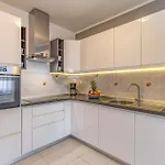 Lavanda Iii Apartment Fazana
