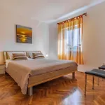 Lavanda Iii Apartment Fazana