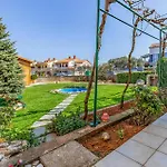 Lavanda Iii Apartment *