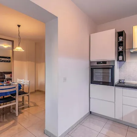 Apartment Cozy In With Kitchen *